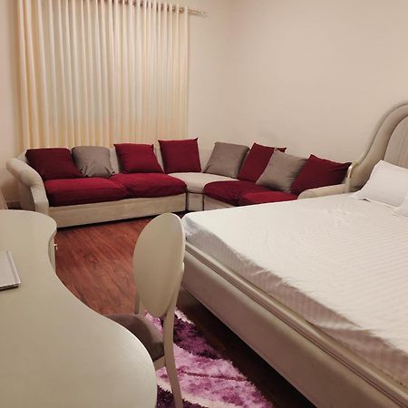 Arnim Suite - 3 Bedrooms Apartment Sharjah Esterno foto