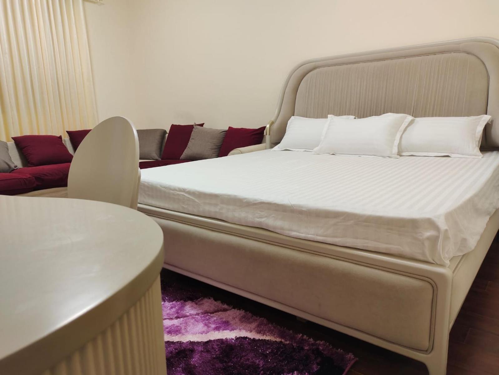 Arnim Suite - 3 Bedrooms Apartment Sharjah Esterno foto