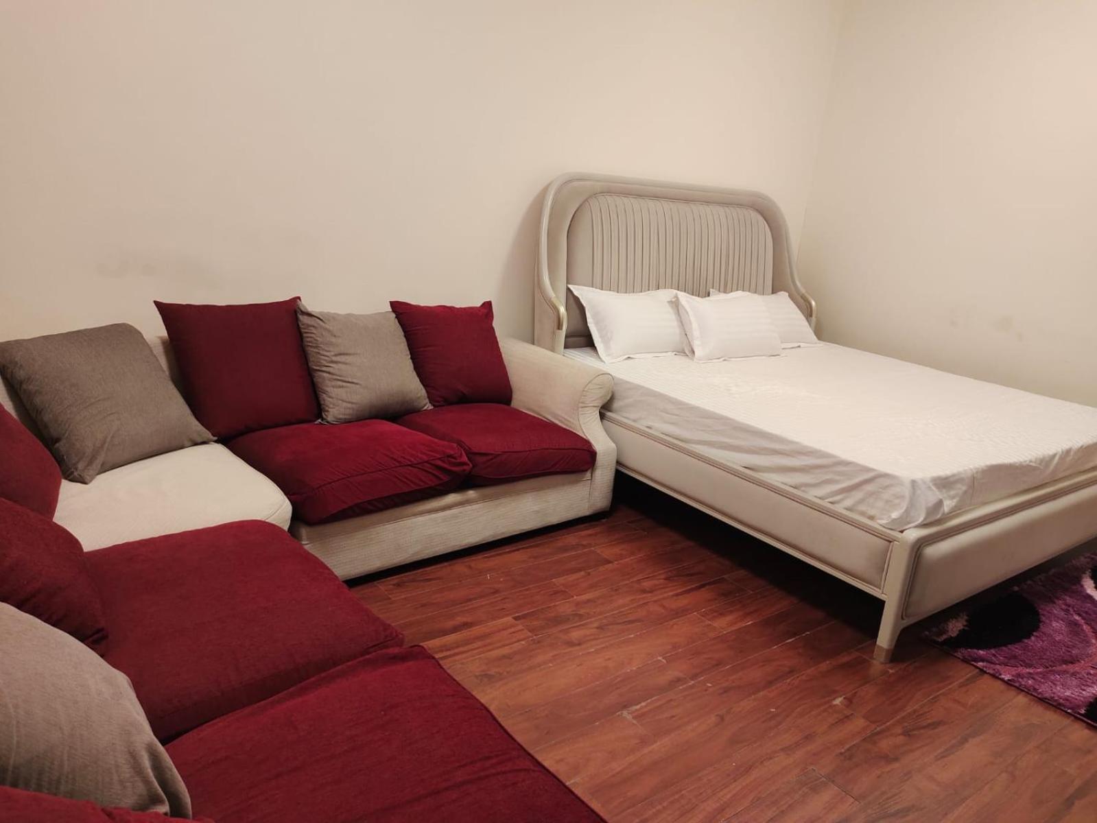 Arnim Suite - 3 Bedrooms Apartment Sharjah Esterno foto
