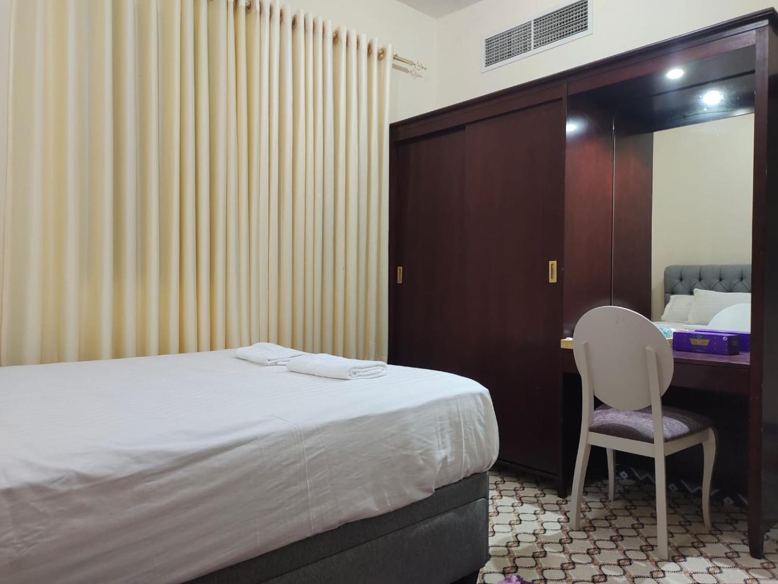 Arnim Suite - 3 Bedrooms Apartment Sharjah Esterno foto